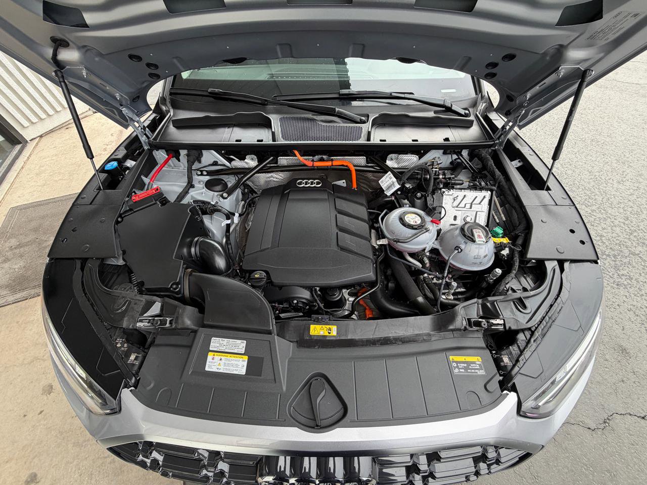 Used 2025 Audi Q5 e Premium image 8