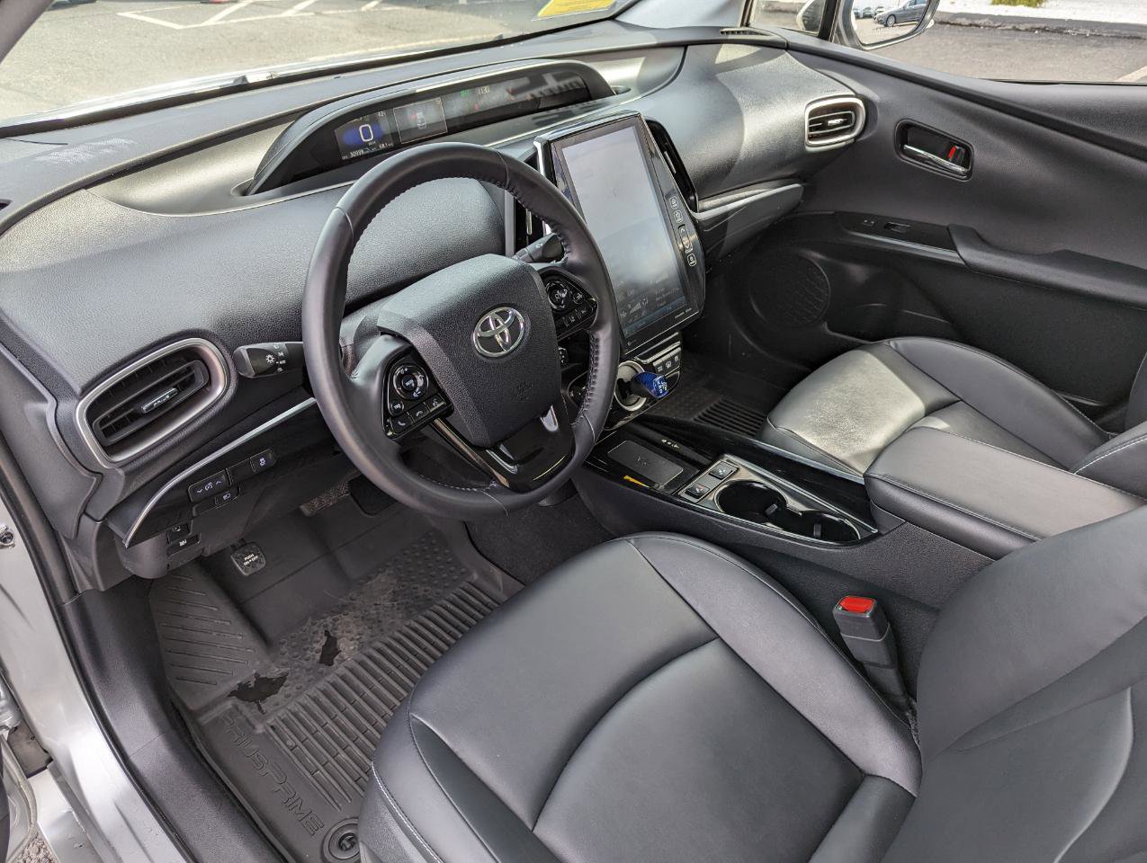 Used 2022 Toyota Prius Prime XLE image 12