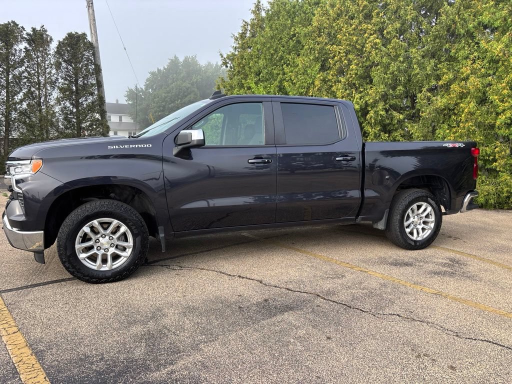 Used 2023 Chevrolet Silverado 1500 LT AWD/4WD image 4