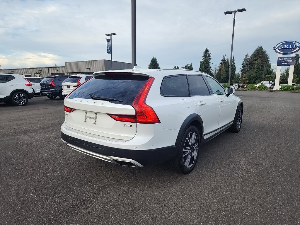 Used 2017 Volvo V90 T6 Cross Country AWD/4WD image 5