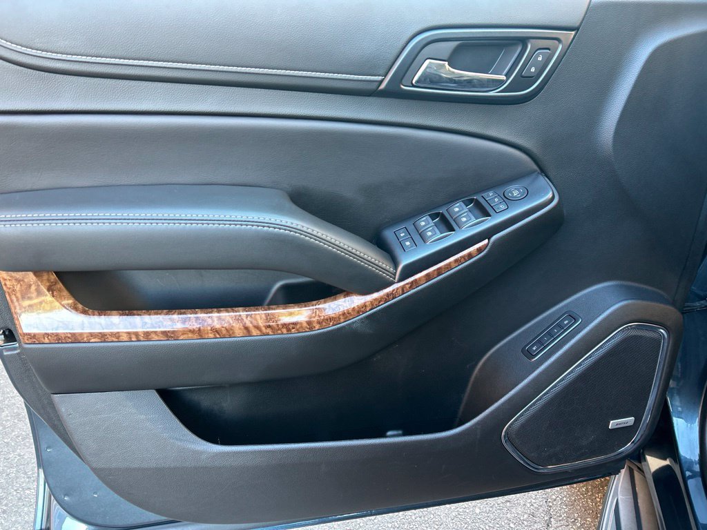 Used 2019 Chevrolet Tahoe Premier w/ RST 6.2L Performance Edition AWD/4WD image 12