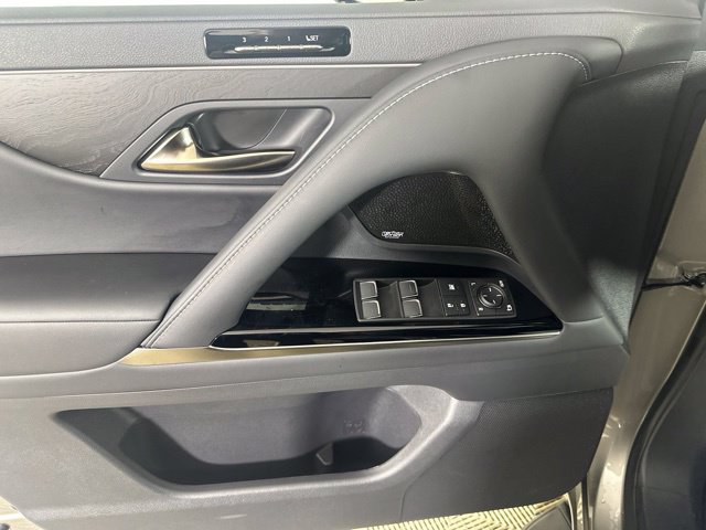 Used 2025 Lexus LX 700h Luxury AWD/4WD image 15