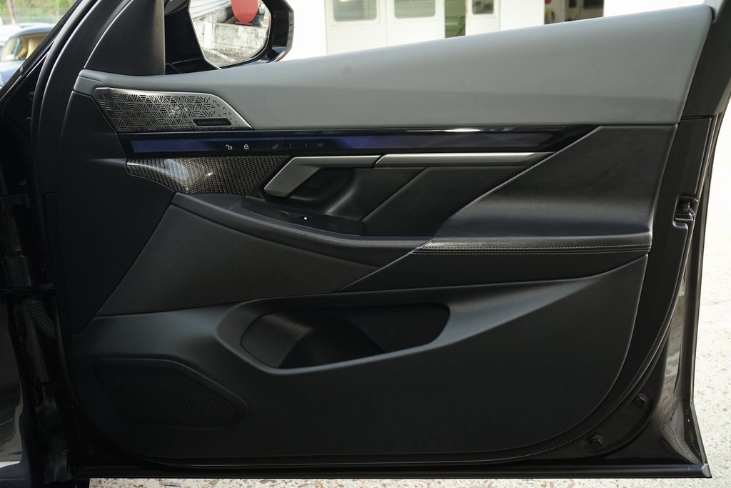 Used 2024 BMW i5 M60 w/ Executive Package image 27