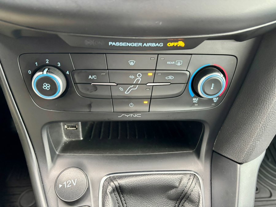 Used 2018 Ford Focus ST image 25