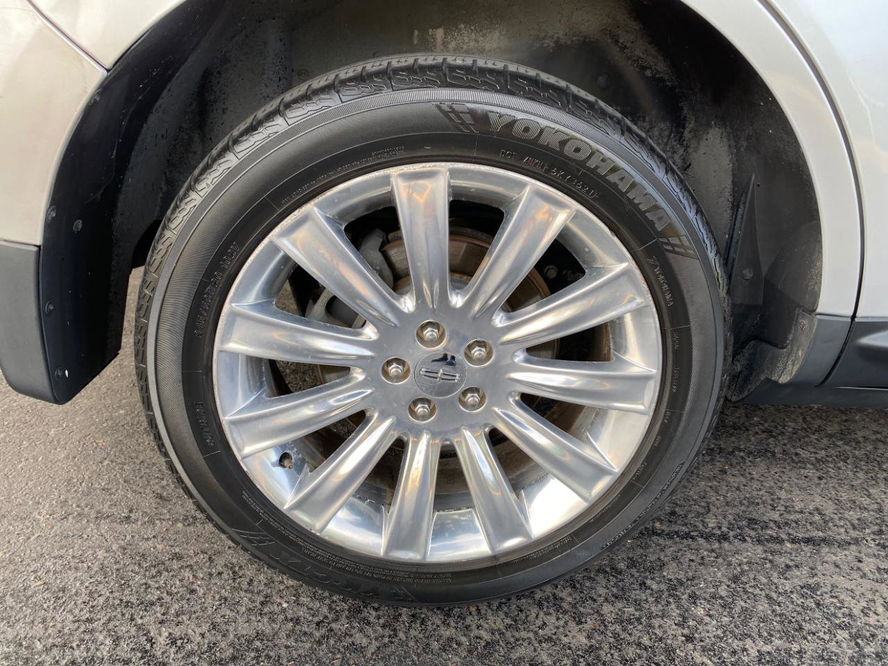Used 2015 Lincoln MKX FWD w/ Equipment Group 101A image 18