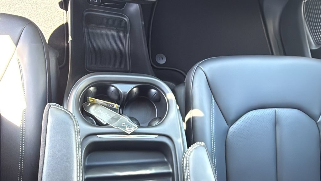 New 2027 Chrysler Pacifica Select AWD/4WD image 14