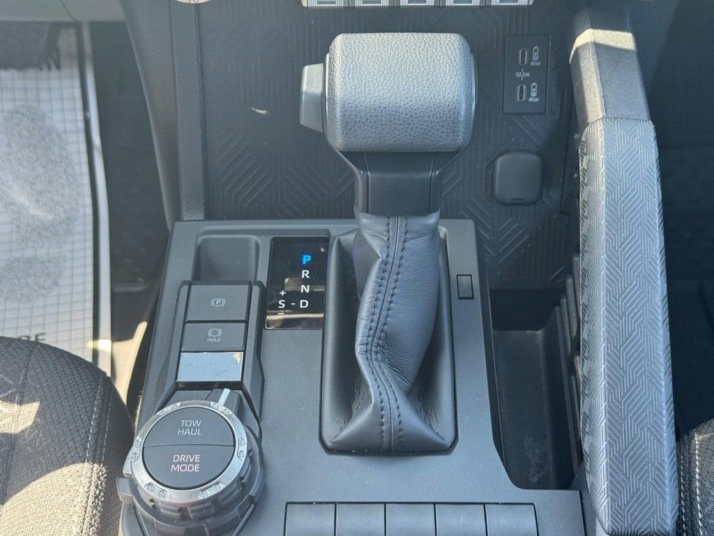 Used 2025 Toyota 4Runner SR5 AWD/4WD image 15