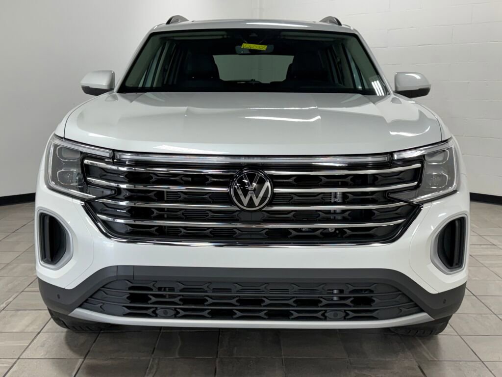 New 2026 Volkswagen Atlas SE image 2