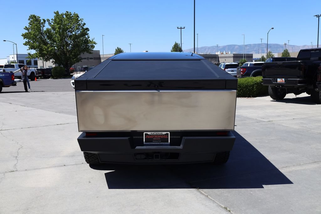 Used 2025 Tesla Cybertruck AWD Crew Cab image 5