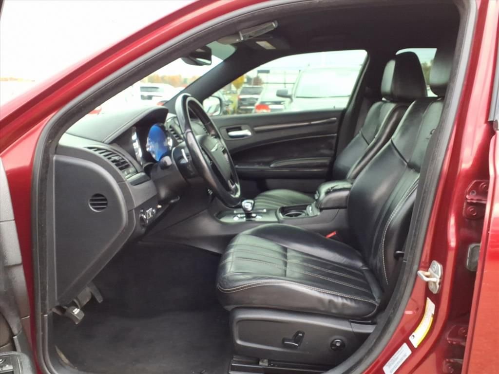 Used 2014 Chrysler 300 S image 17