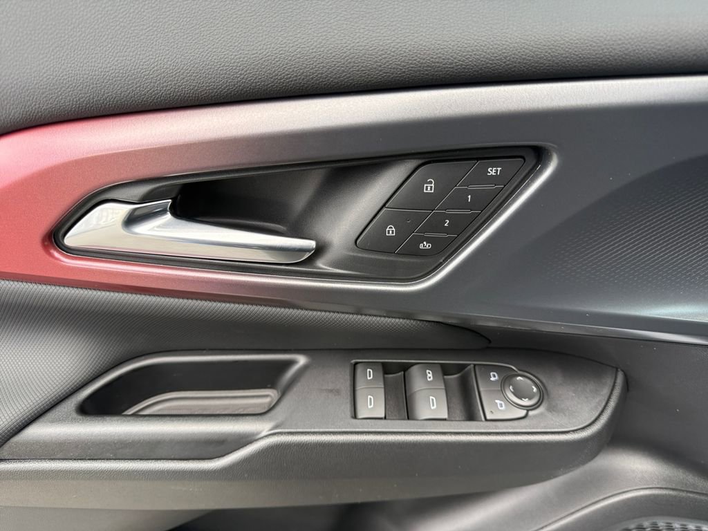 New 2026 Chevrolet Equinox EV RS image 11