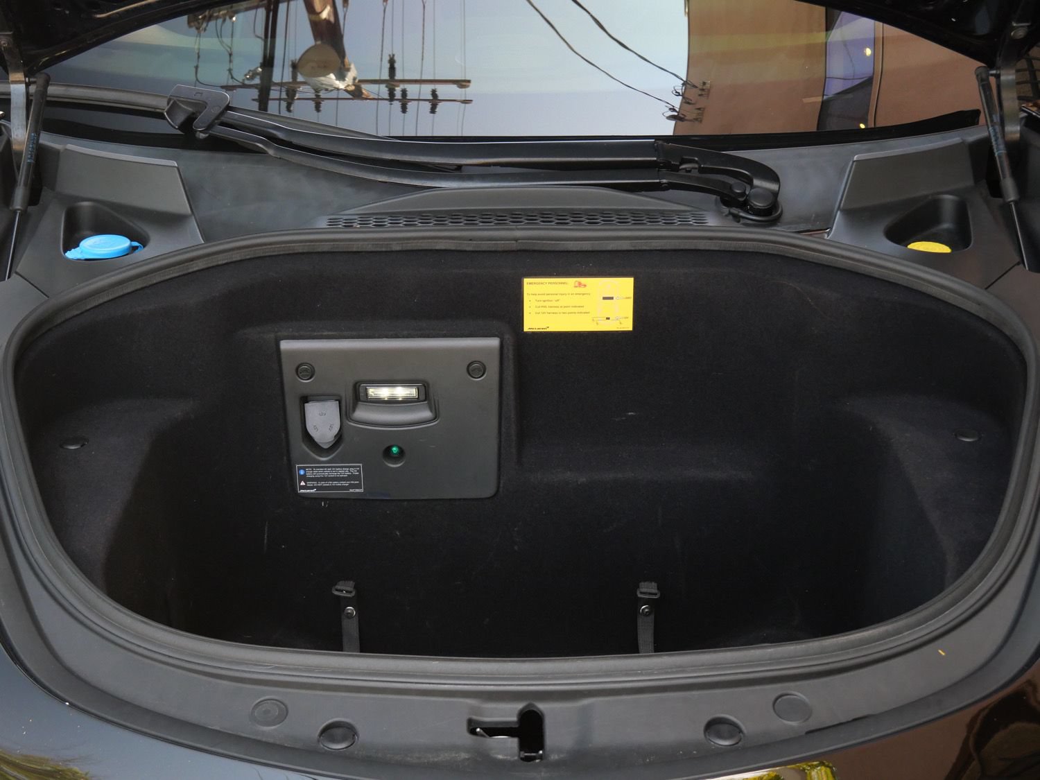 Used 2023 McLaren Artura RWD image 22
