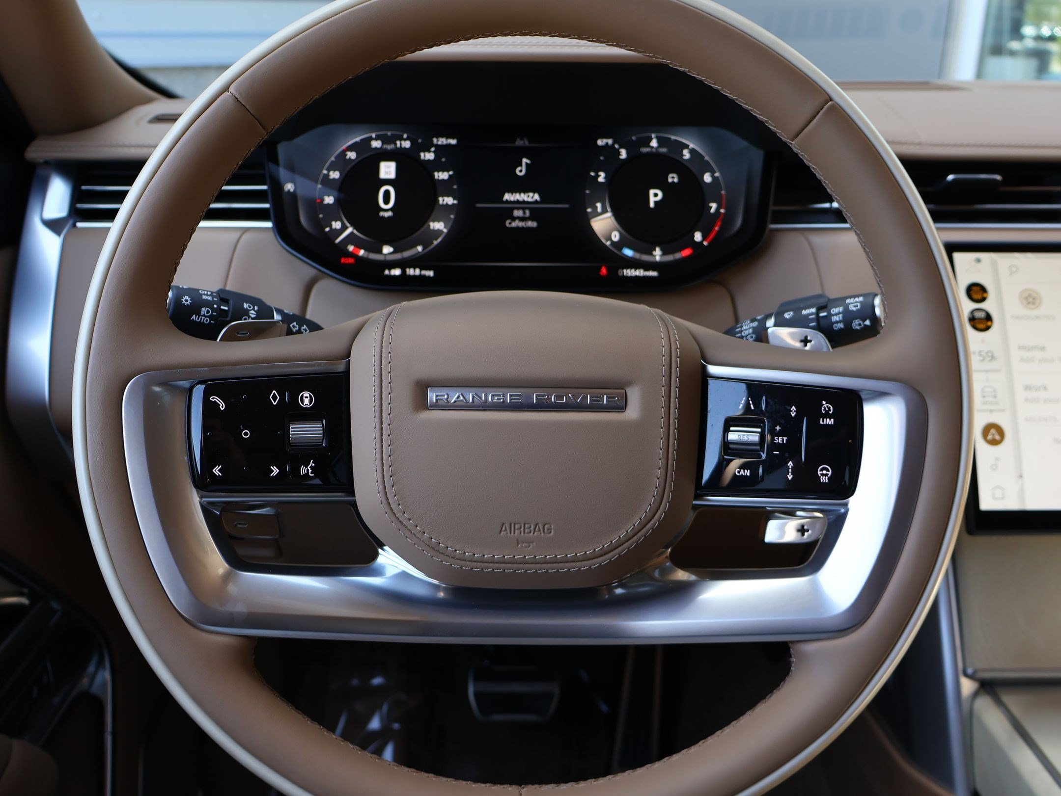 Certified 2025 Land Rover Range Rover SV AWD/4WD image 15