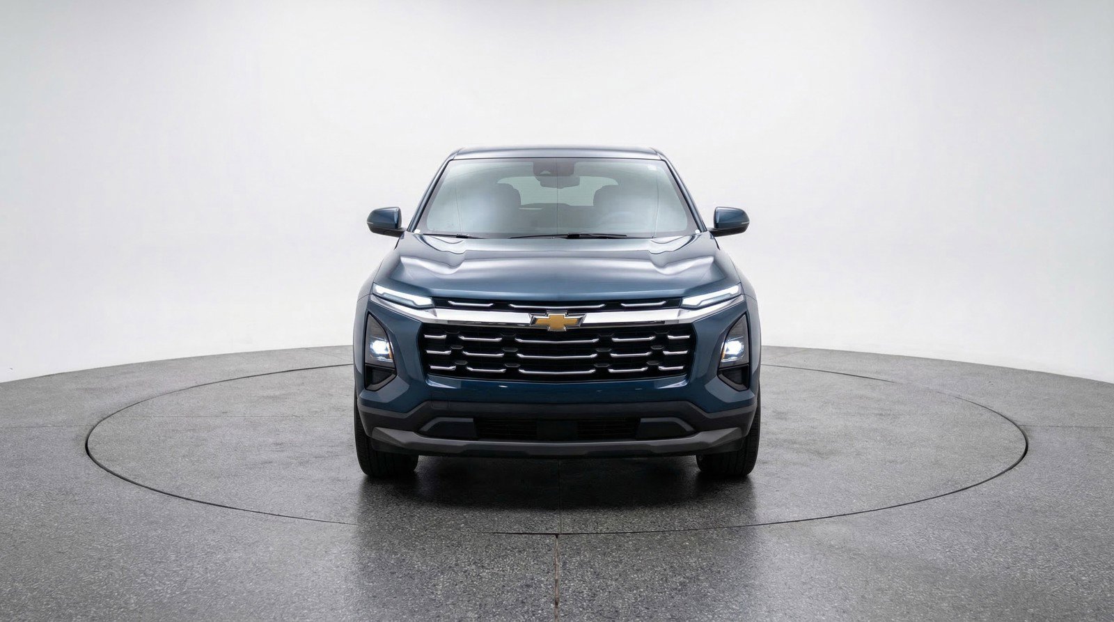 Used 2025 Chevrolet Equinox LT image 2