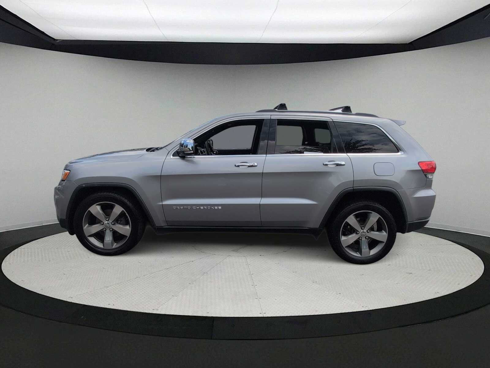 Used 2015 Jeep Grand Cherokee Limited w/ Luxury Group II AWD/4WD image 5