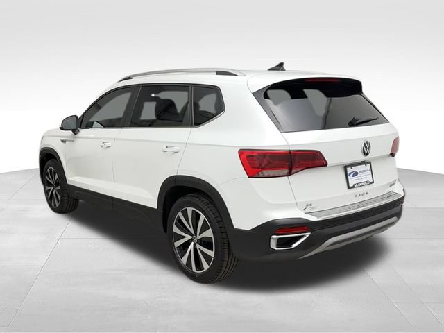 Used 2023 Volkswagen Taos SE w/ Panoramic Sunroof Package AWD/4WD image 4