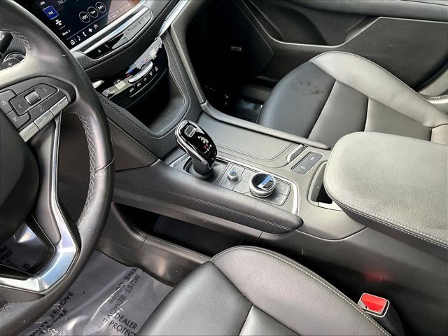 Used 2023 Cadillac XT6 Luxury image 15