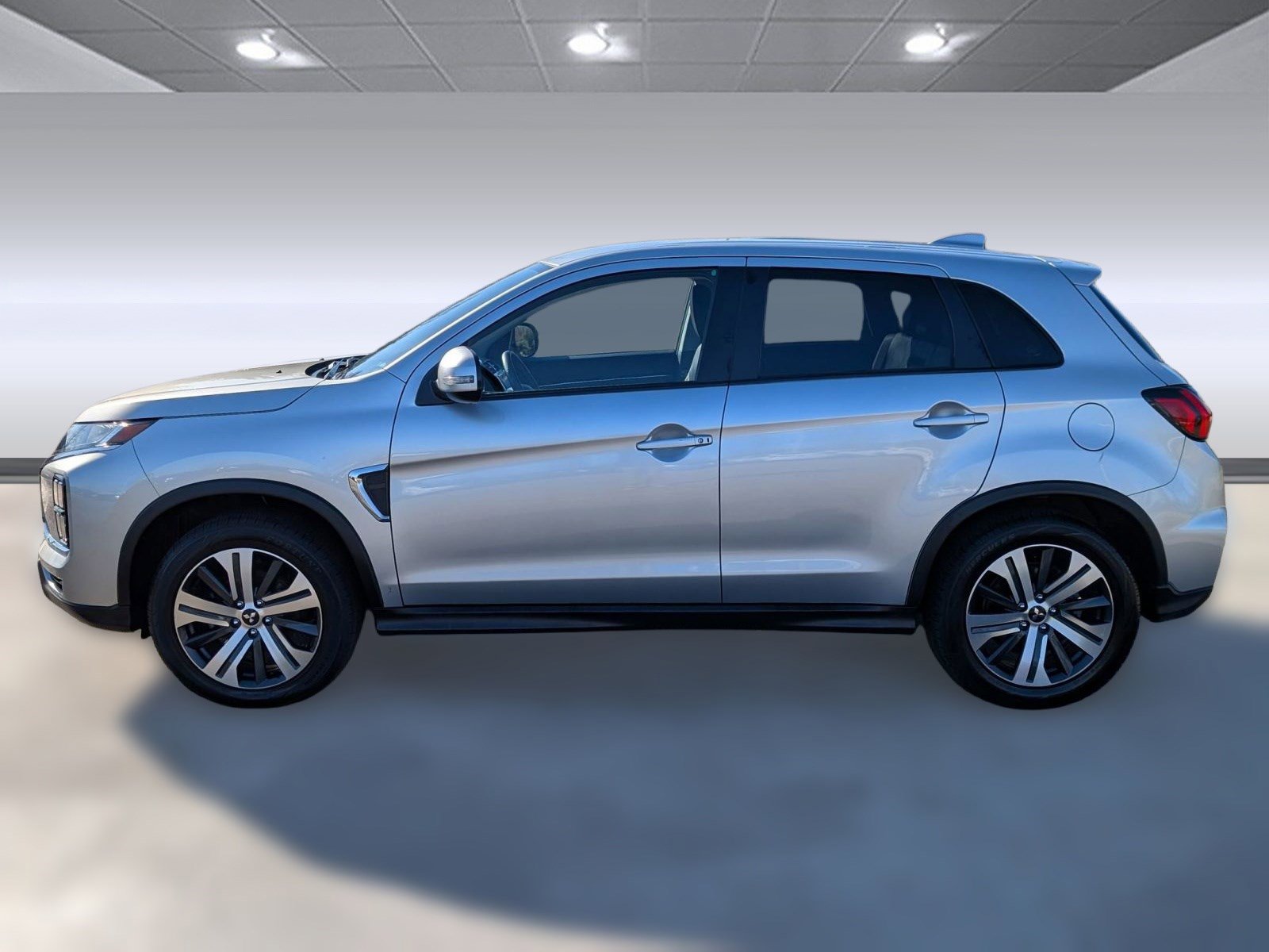 Used 2024 Mitsubishi Outlander Sport SE image 2