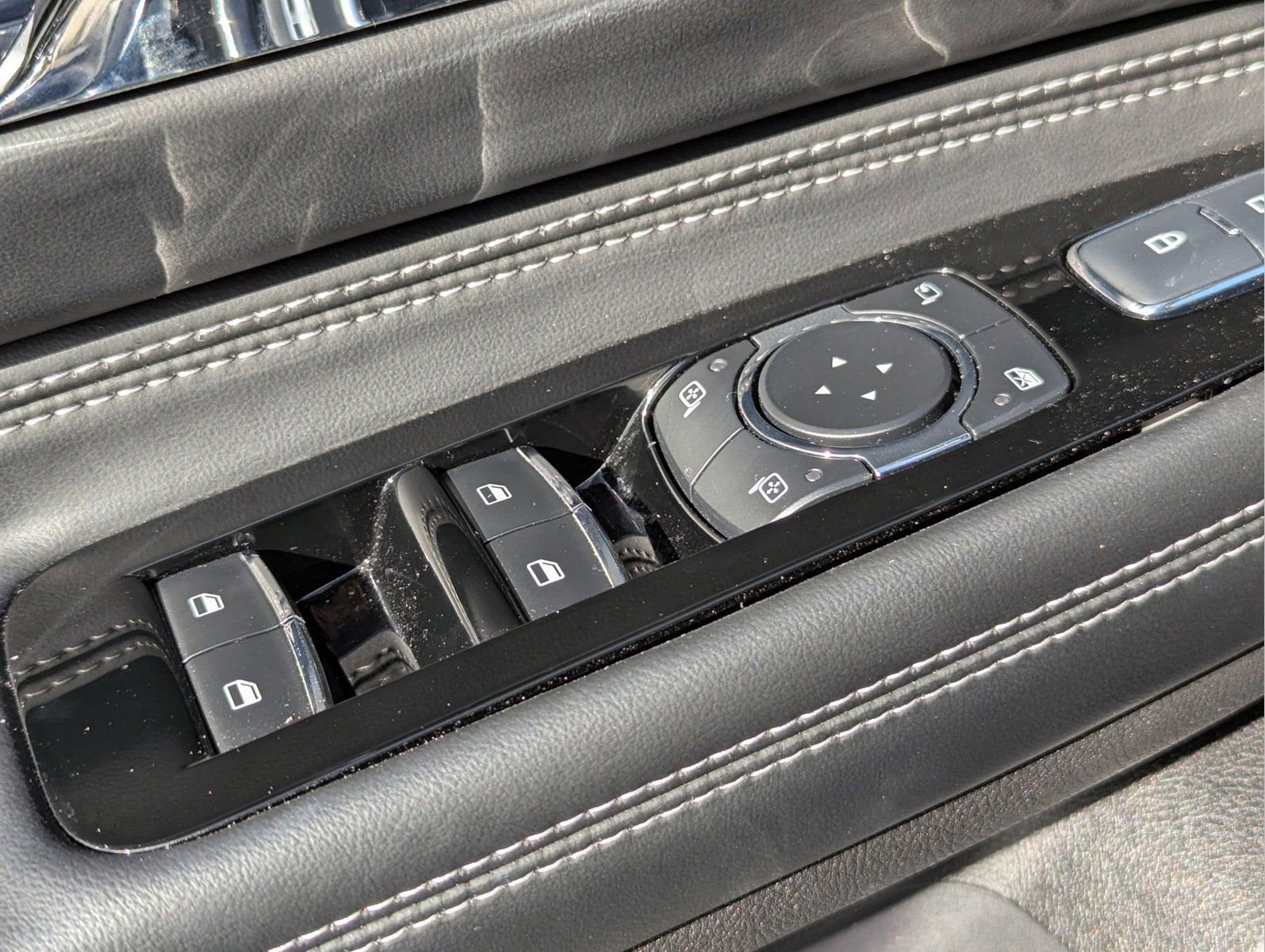 New 2024 Lincoln Corsair Grand Touring w/ Equipment Group 302A AWD/4WD image 16