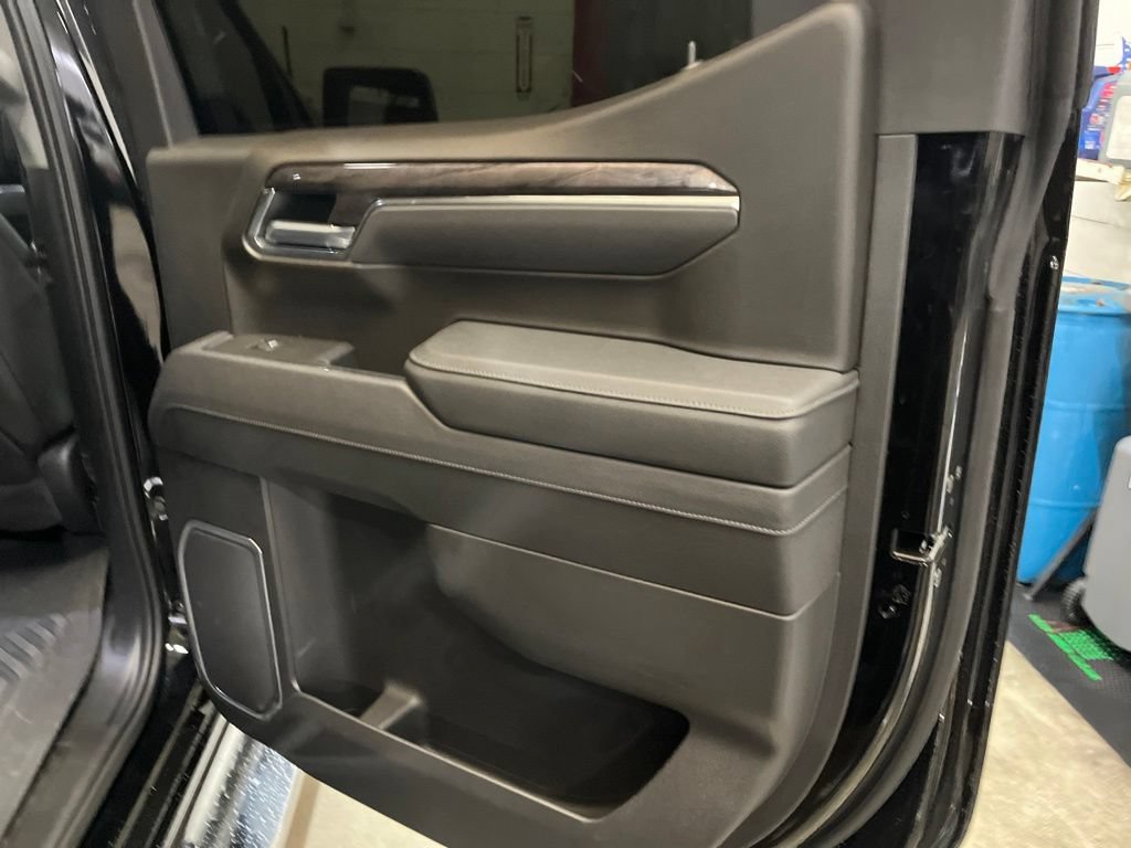 Used 2025 Chevrolet Silverado 1500 LTZ w/ LTZ Premium Package AWD/4WD image 28
