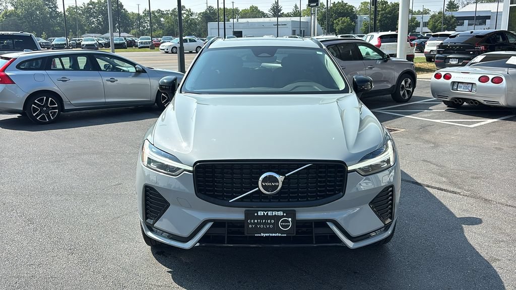 Certified 2025 Volvo XC60 B5 Plus AWD/4WD image 5