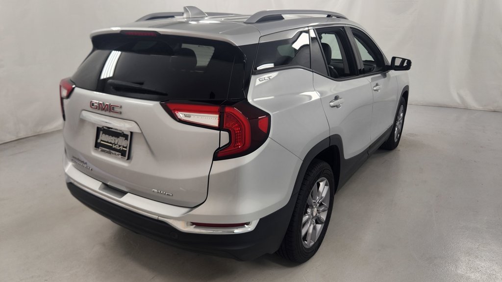 Used 2022 GMC Terrain SLT w/ LPO, Roadside Safety Package AWD/4WD image 3
