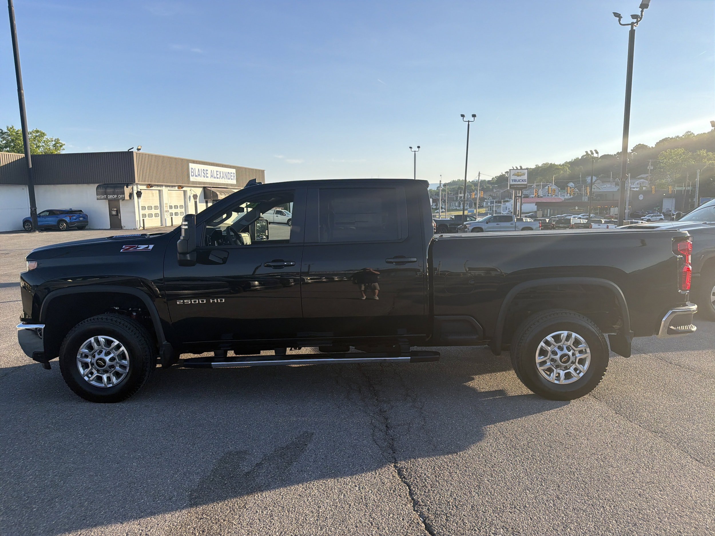 New 2026 Chevrolet Silverado 2500 LT w/ Convenience Package AWD/4WD image 7