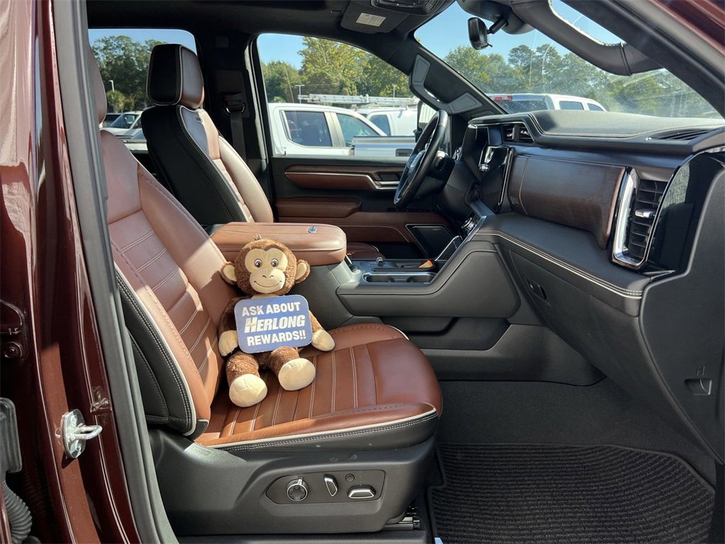 Used 2024 GMC Sierra 3500 Denali Ultimate image 26