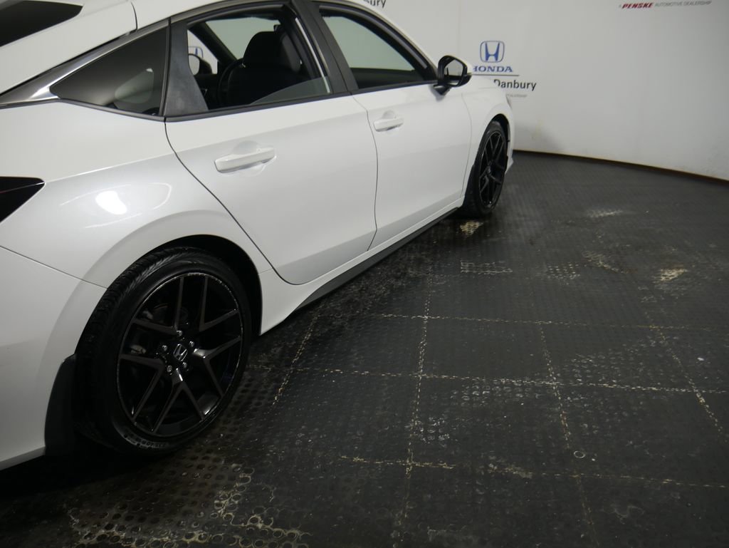 Used 2023 Honda Civic Sport Touring image 4