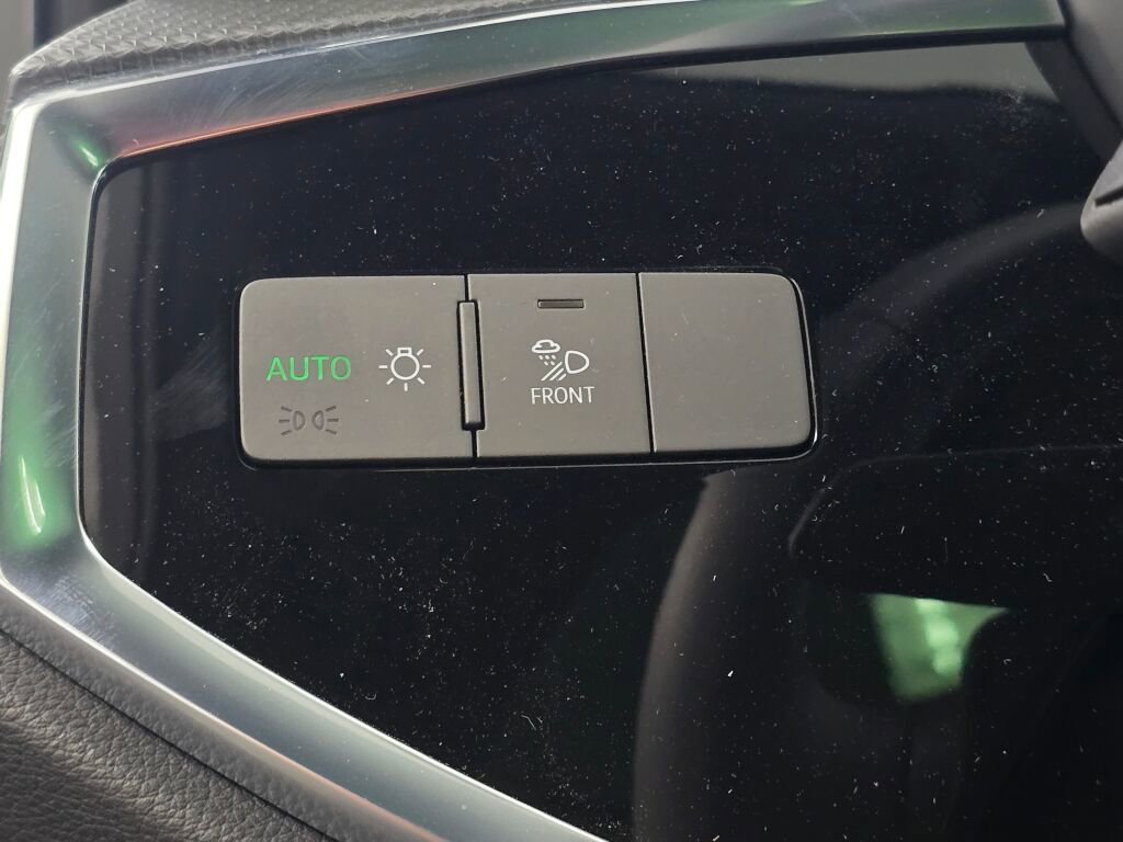 New 2025 Audi Q3 2.0T Premium image 23