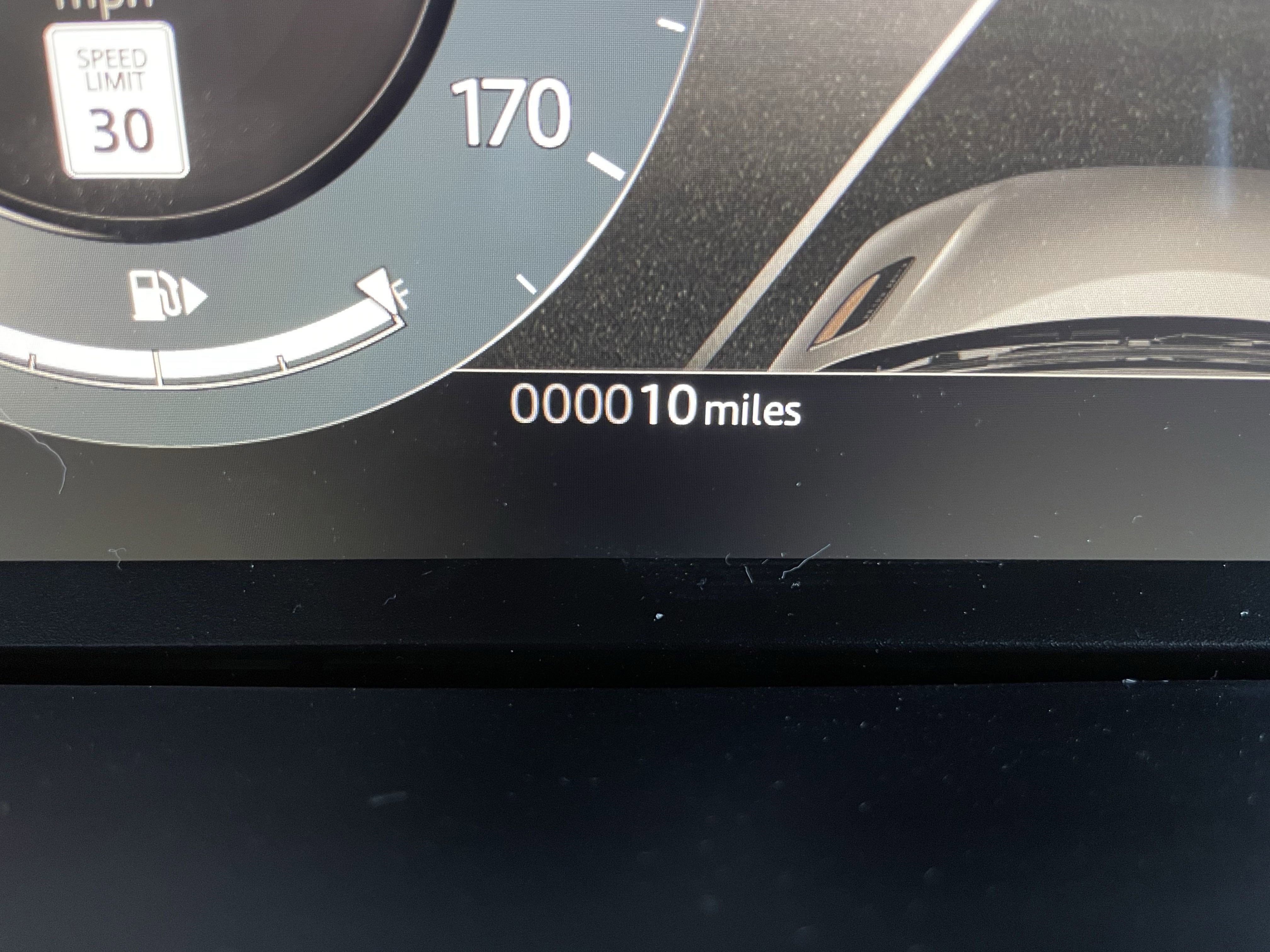 New 2026 Land Rover Range Rover Velar S image 25