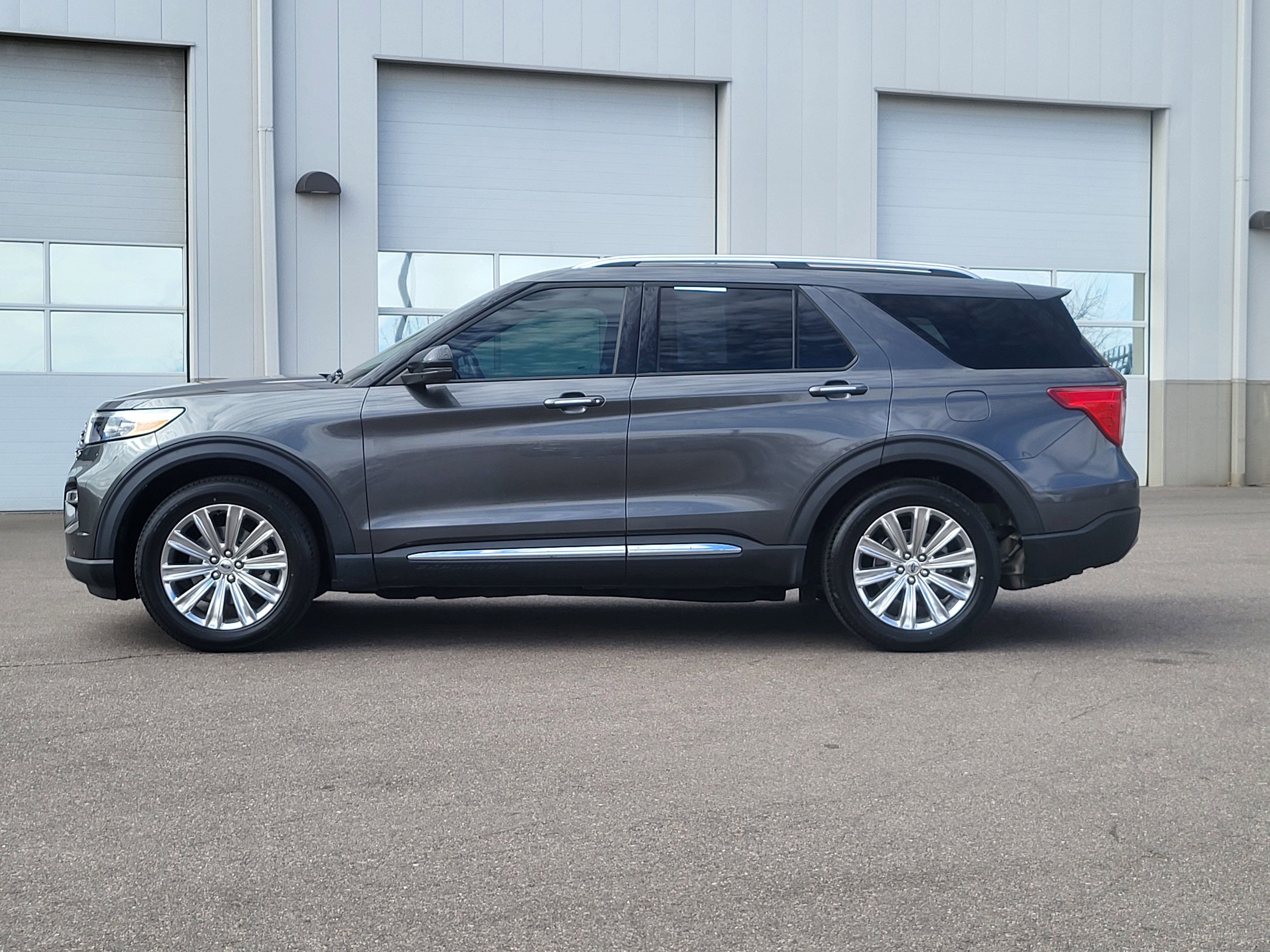 Used 2020 Ford Explorer Limited image 3