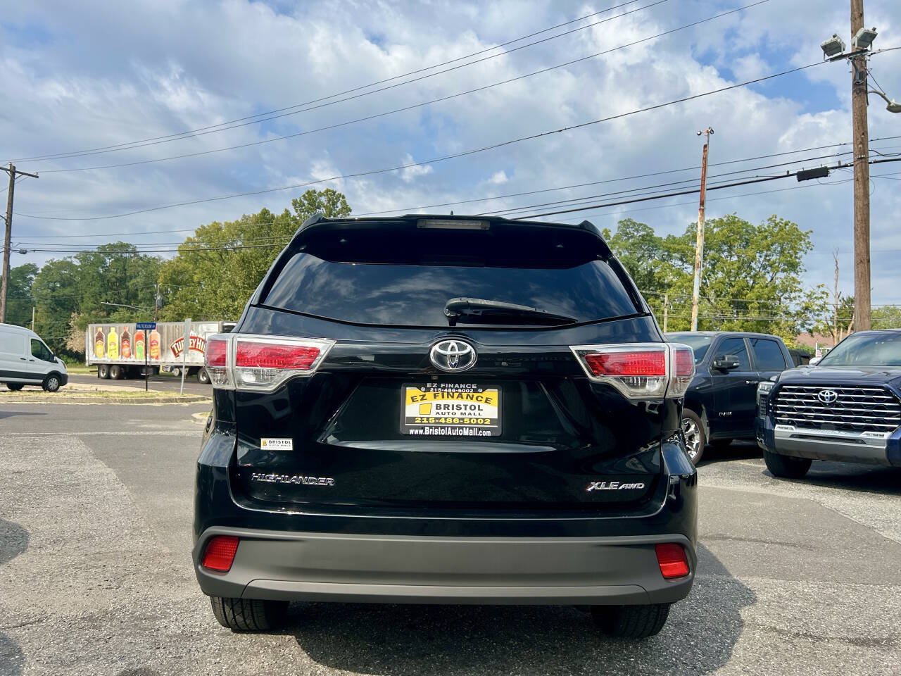 Used 2014 Toyota Highlander XLE AWD/4WD image 4