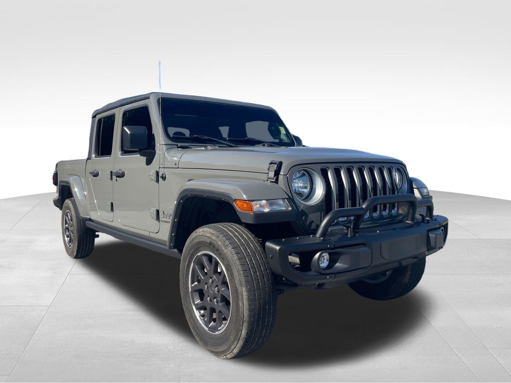 Used 2022 Jeep Gladiator Overland w/ Cold Weather Group AWD/4WD image 3