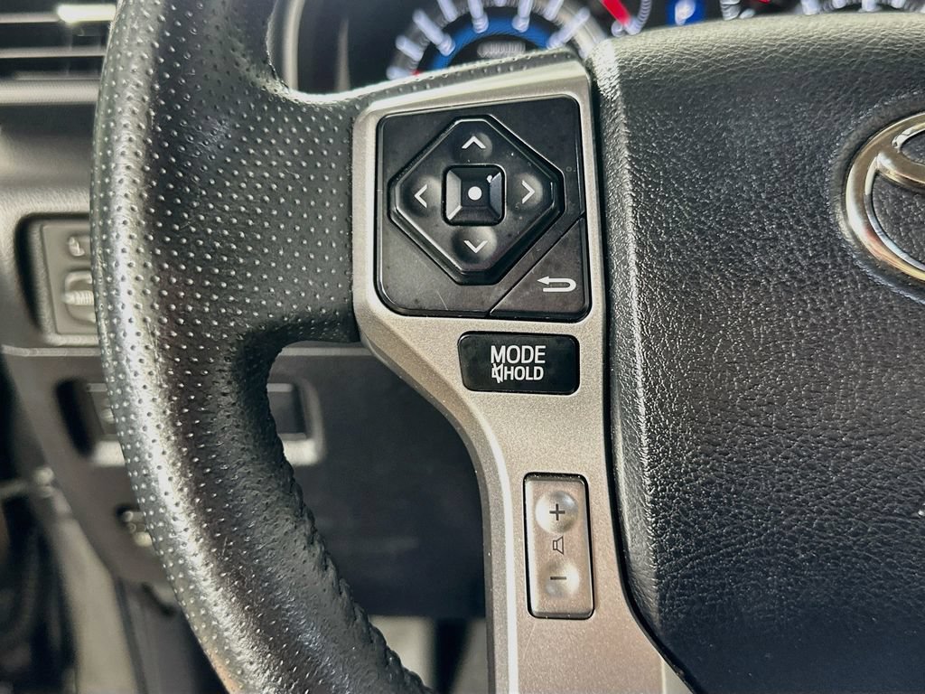 Used 2019 Toyota 4Runner SR5 AWD/4WD image 22