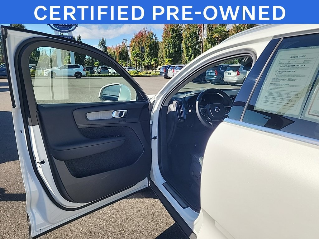 Used 2025 Volvo XC40 B5 Core w/ Protection Package Premier AWD/4WD image 9