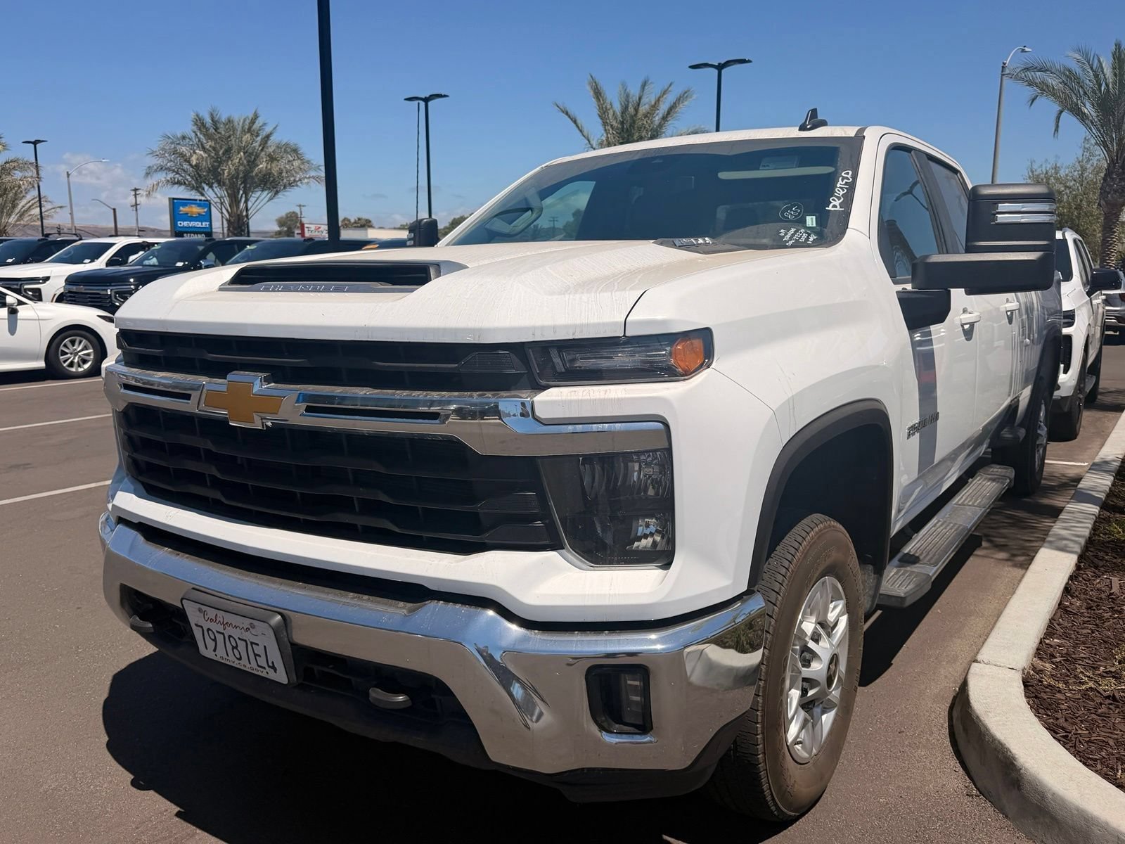 Used 2025 Chevrolet Silverado 2500 LT w/ Convenience Package AWD/4WD image 4
