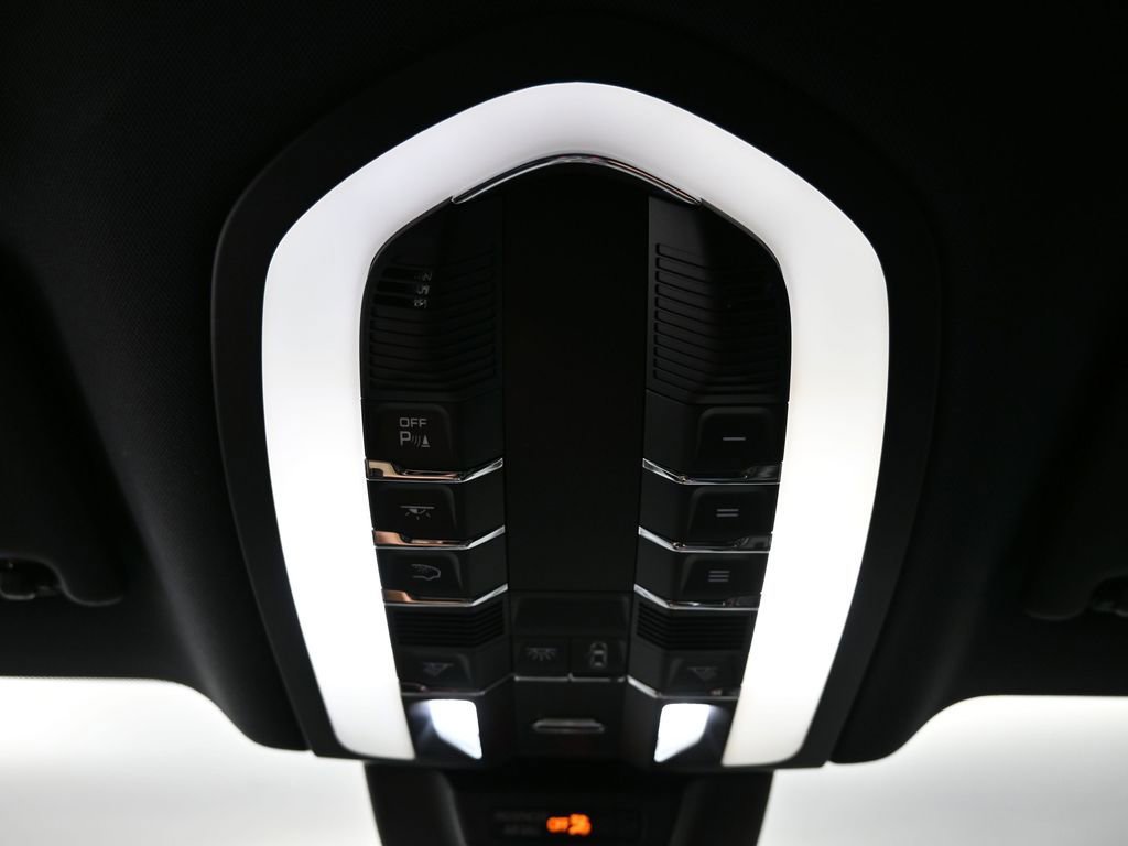 Certified 2022 Porsche Macan GTS AWD/4WD image 24