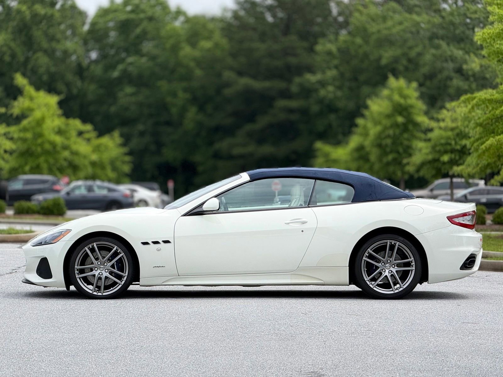 Used 2018 Maserati GranTurismo Sport RWD image 9