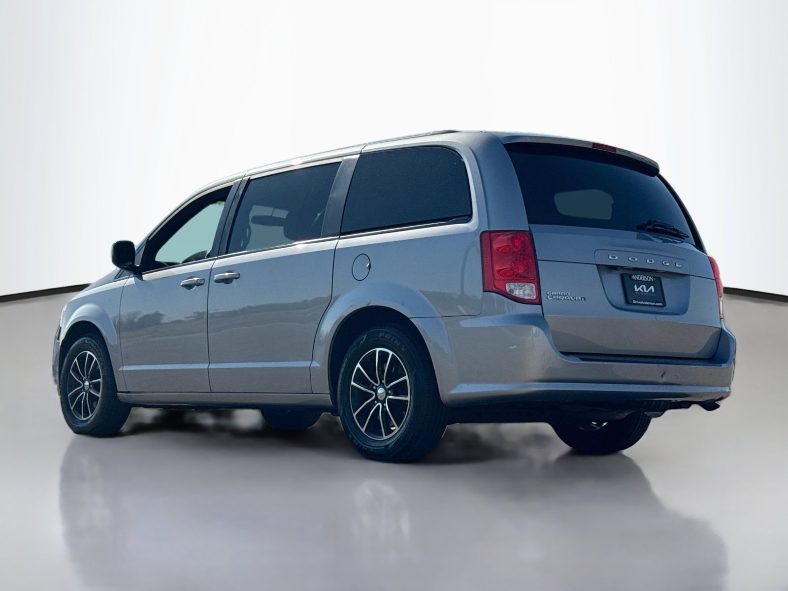 Used 2018 Dodge Grand Caravan SE FWD image 5