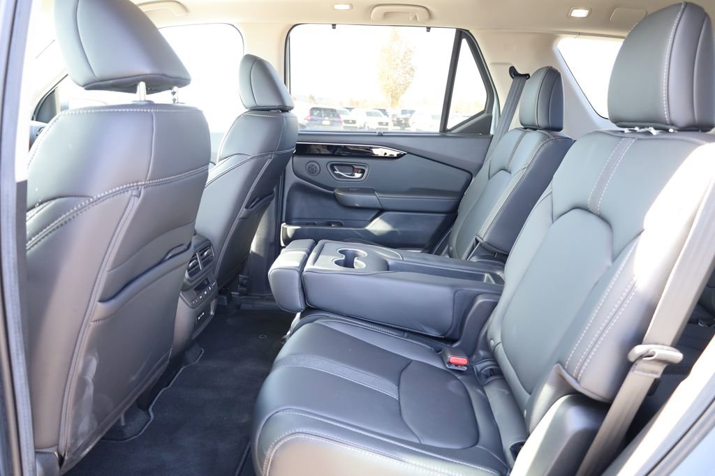 New 2025 Honda Pilot Touring image 29
