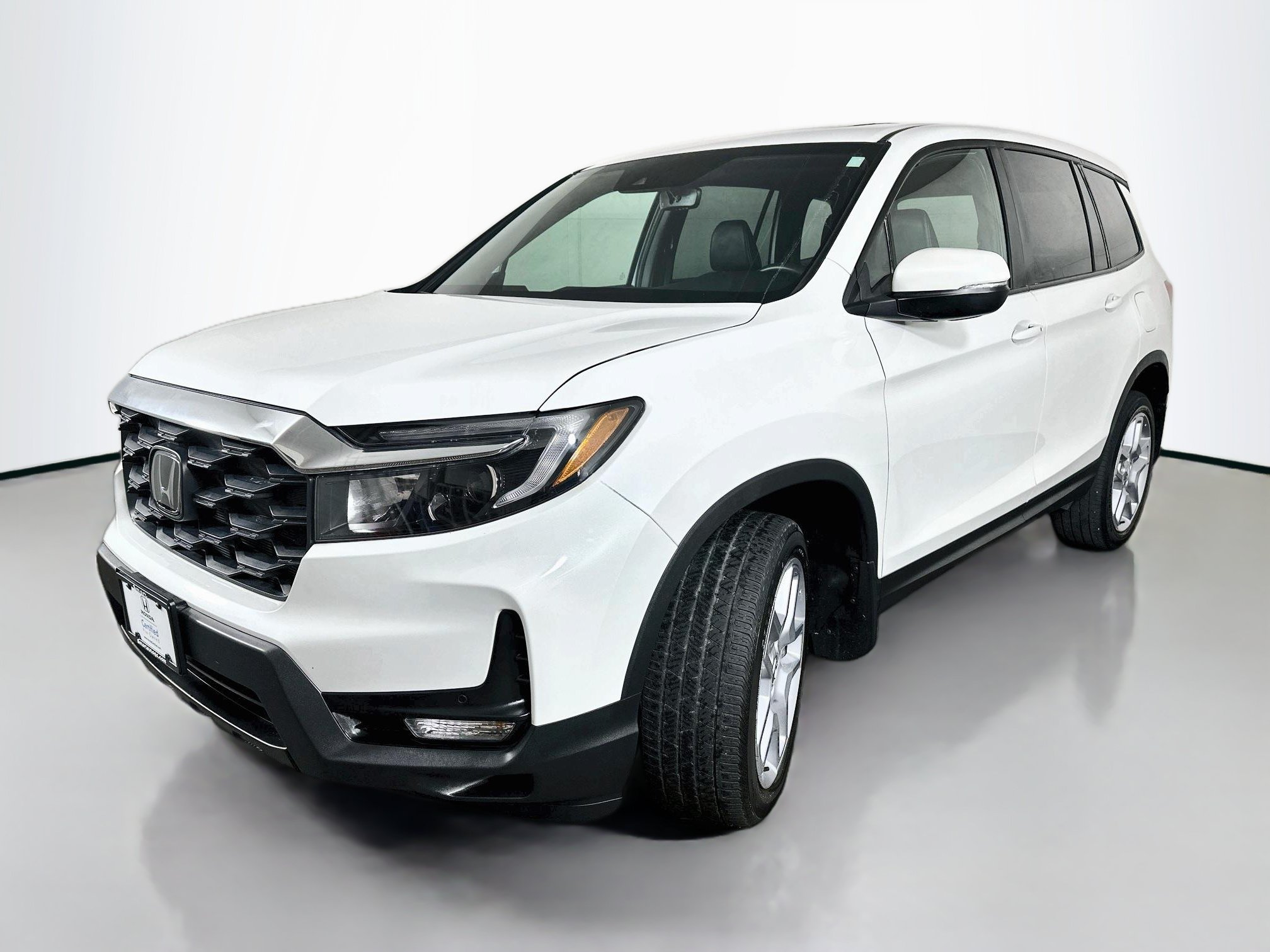 Used 2024 Honda Passport EX-L image 3