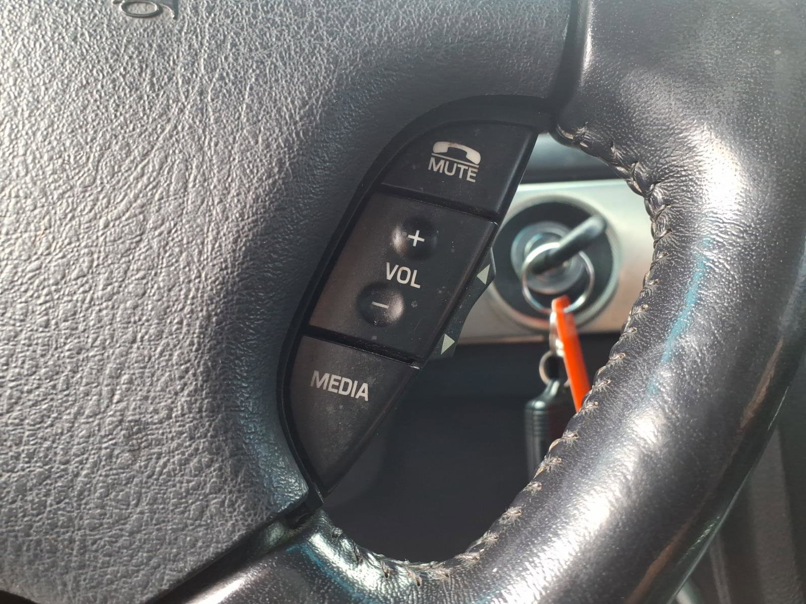 Used 2005 Ford Thunderbird Deluxe image 23