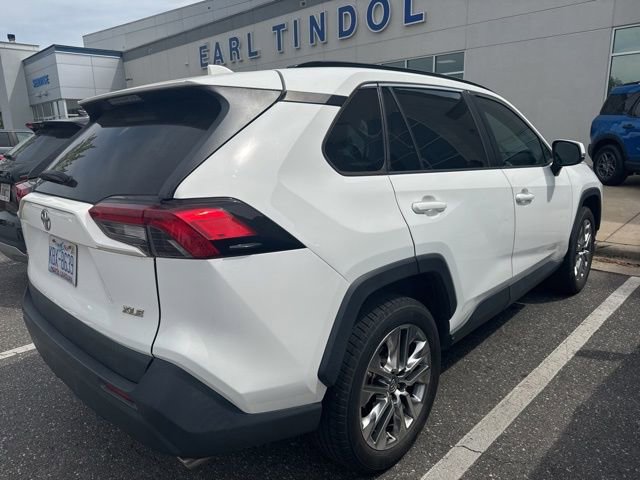 Used 2019 Toyota RAV4 XLE Premium image 5