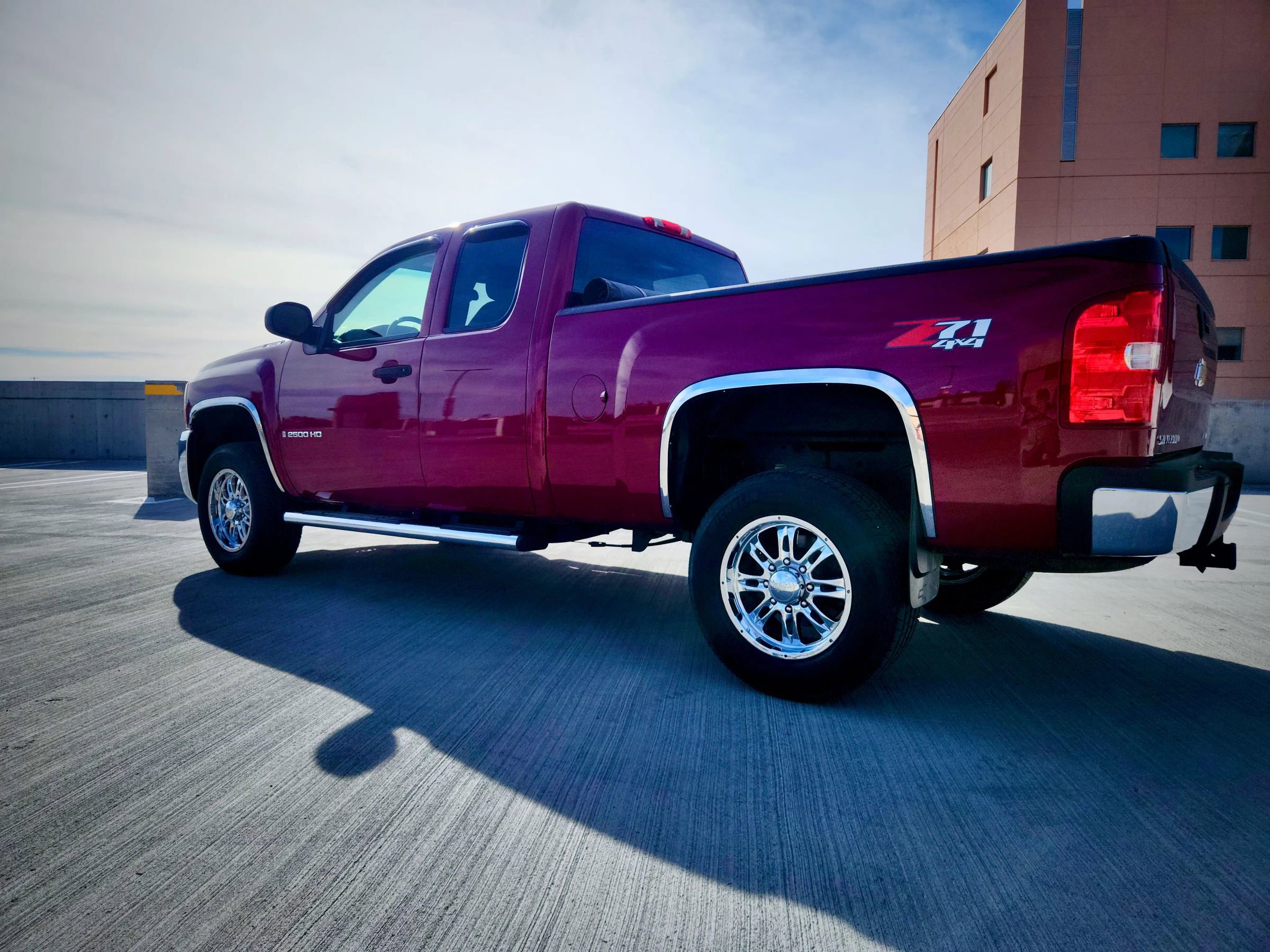 Used 2007 Chevrolet Silverado 2500 LT w/ Suspension Package, Off-Road AWD/4WD image 3