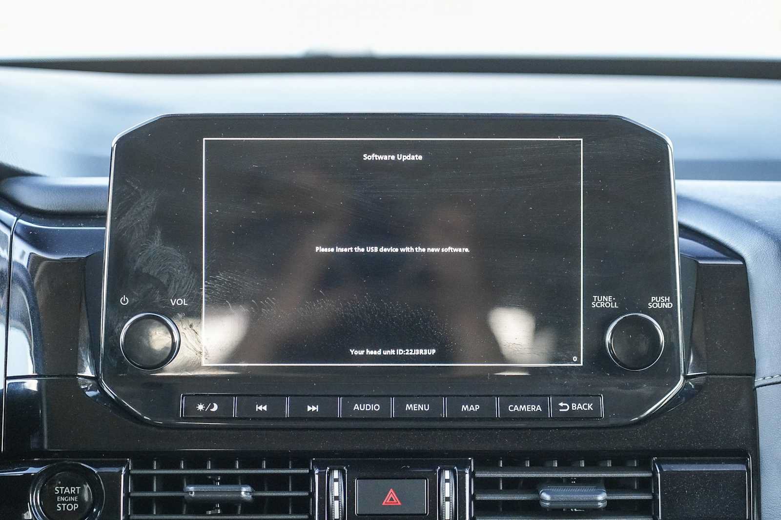 Used 2025 Nissan Pathfinder SL w/ Black Appearance Package FWD image 14