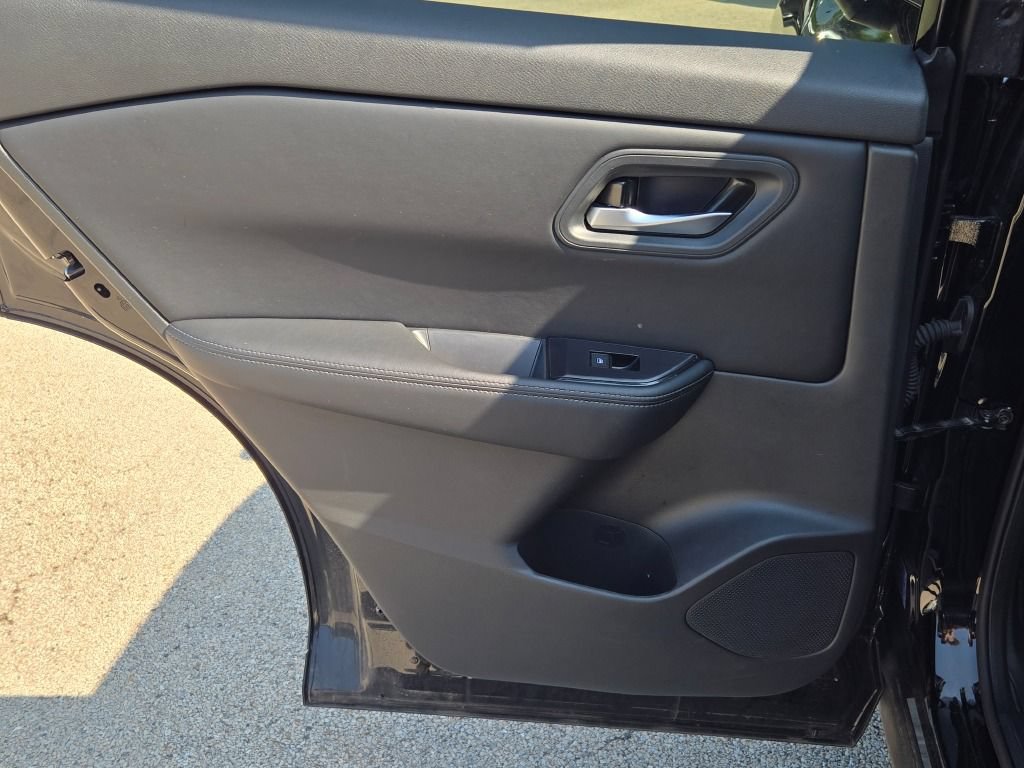Used 2026 Nissan Rogue SV AWD/4WD image 21