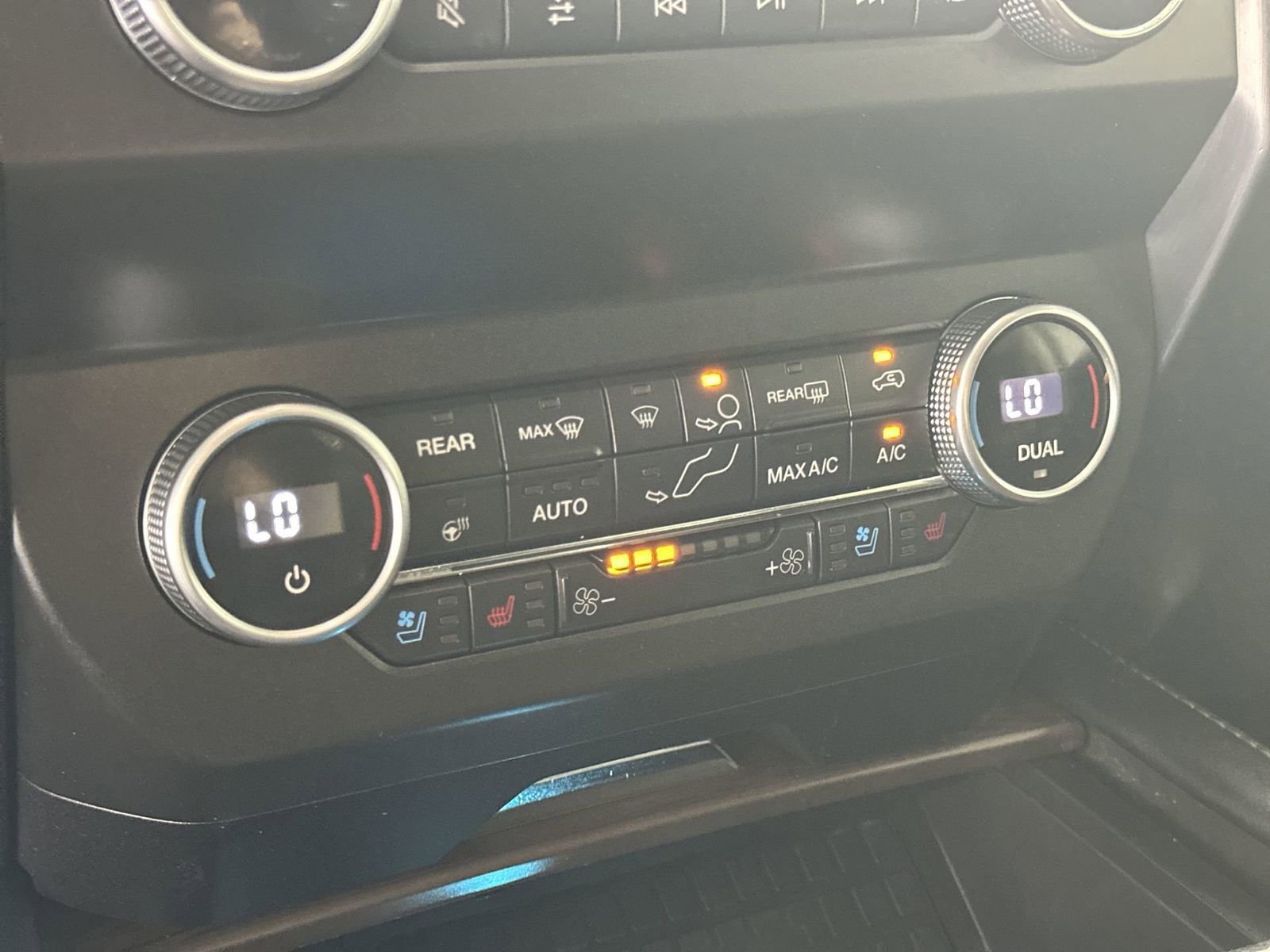 Used 2019 Ford Expedition Platinum image 19