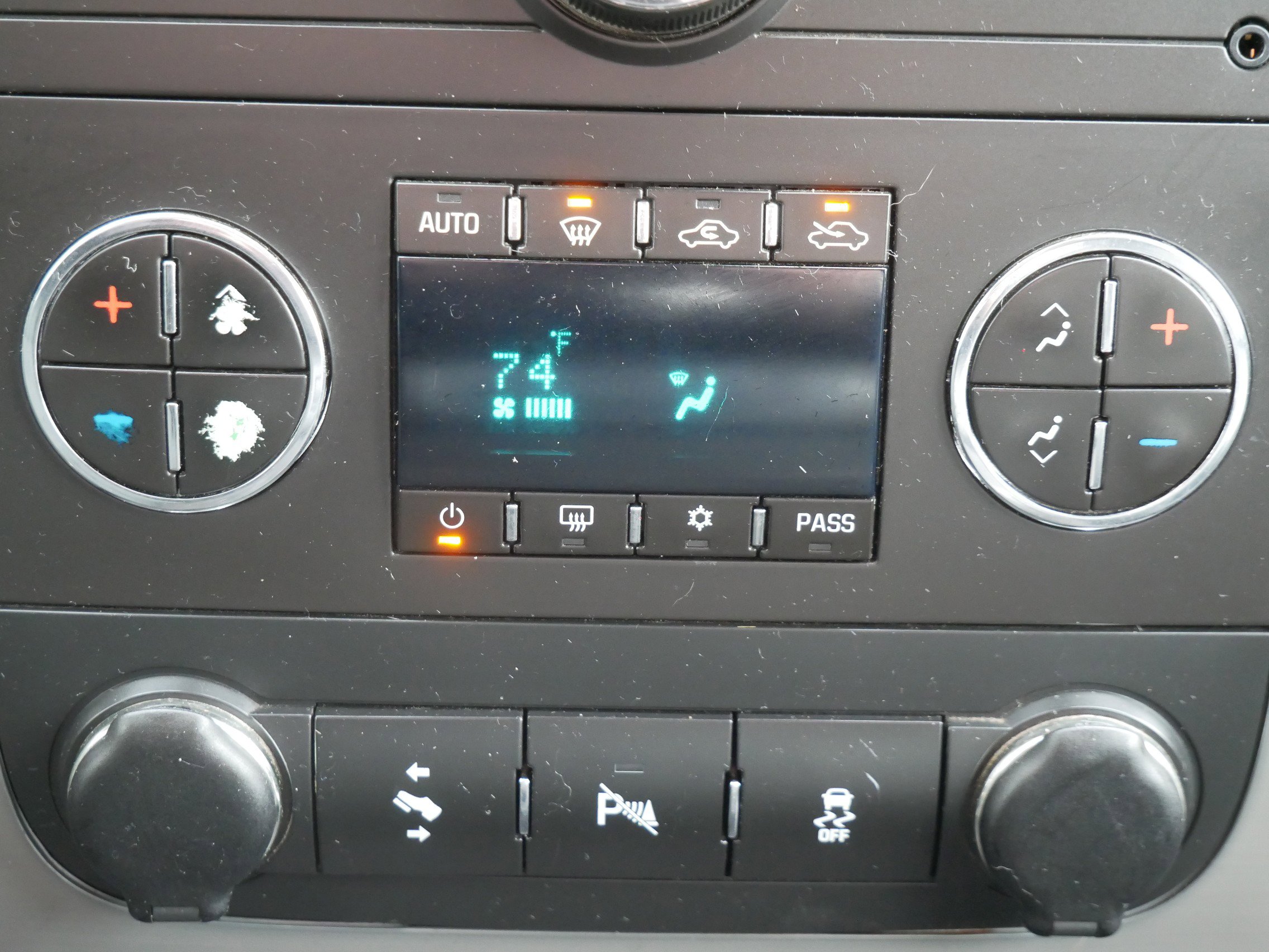 Used 2013 Chevrolet Silverado 2500 LTZ w/ LTZ Plus Package image 14