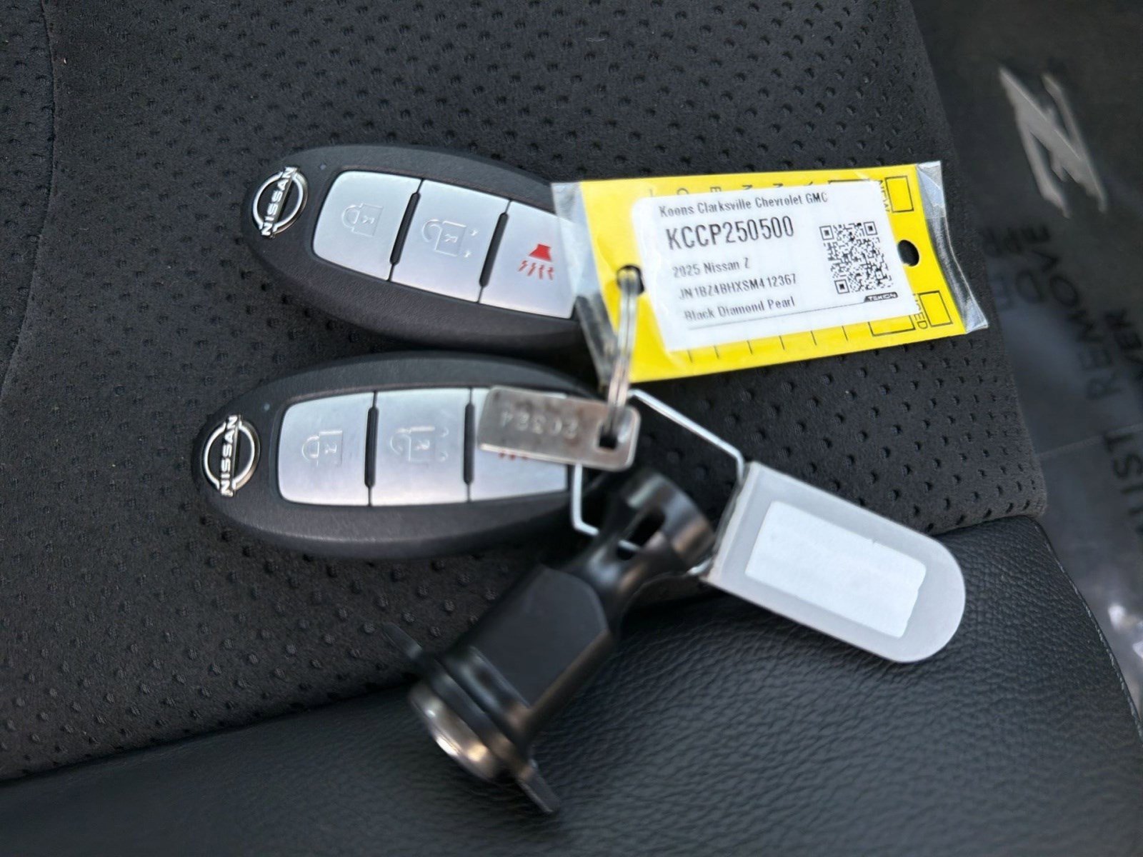 Used 2025 Nissan Z Performance w/ Floor Mat Package RWD image 23